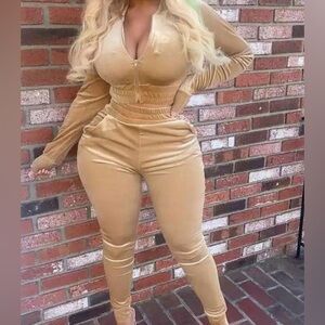 Women's Camel Velour High-Waist Jogger Set